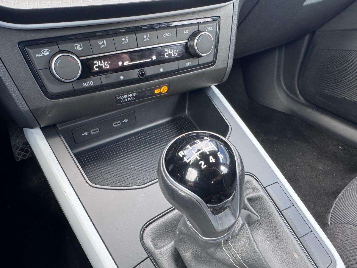 seat-arona-2023-gasolina-999cc