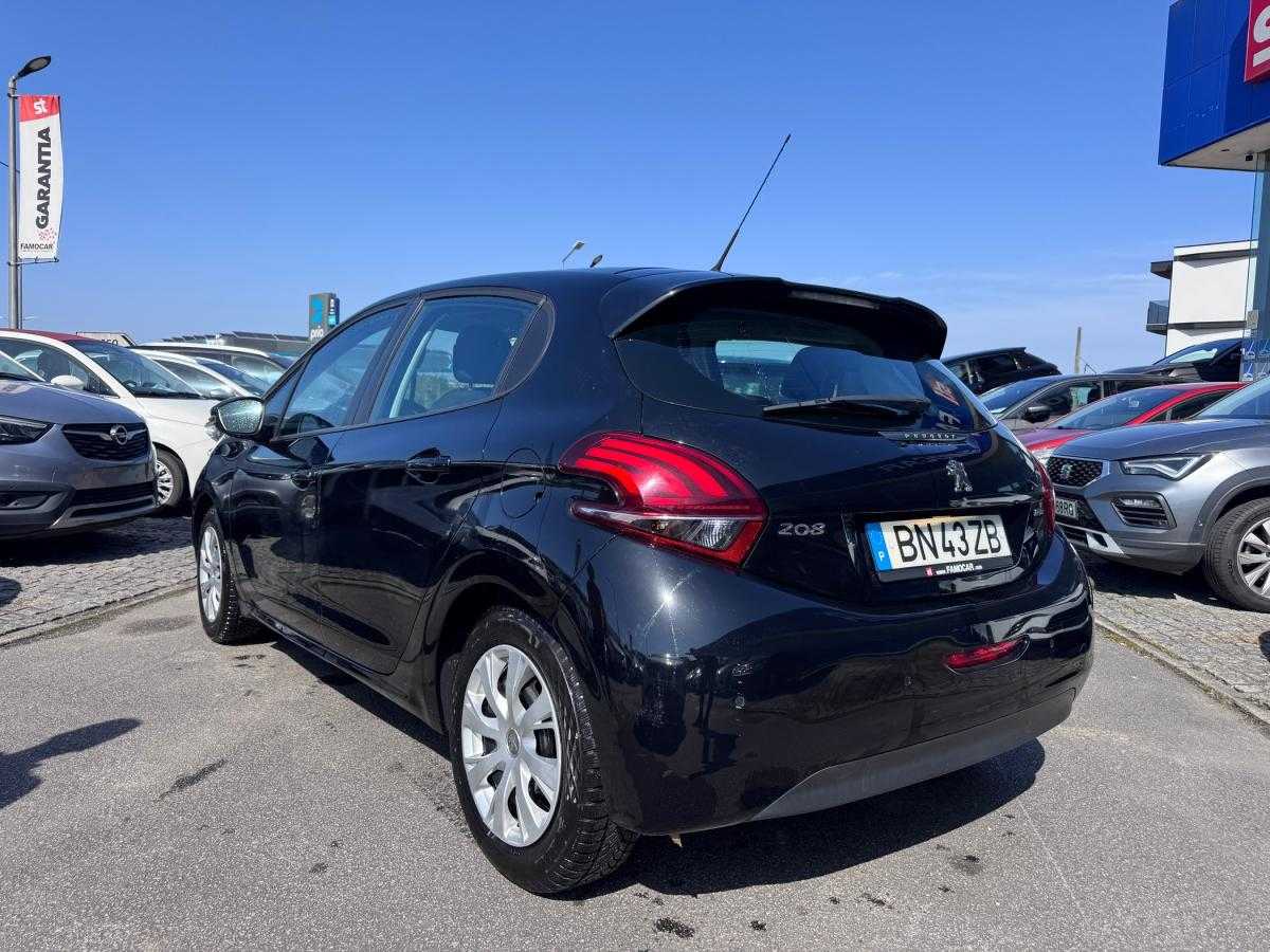peugeot-208-2015-gasolina-1199cc