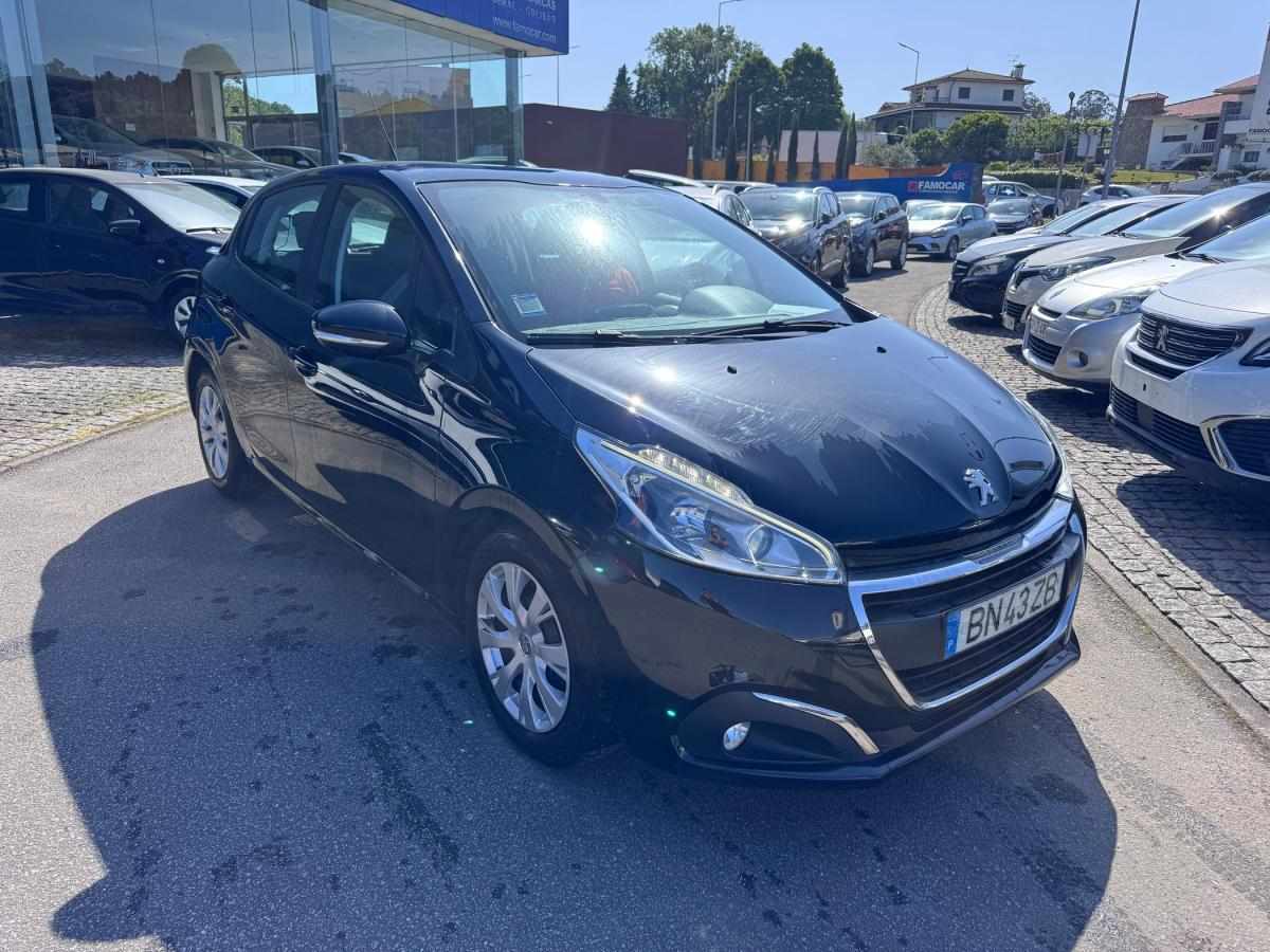 peugeot-208-2015-gasolina-1199cc