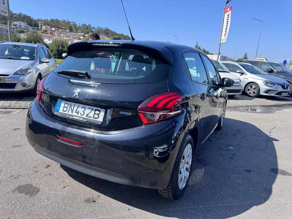 peugeot-208-2015-gasolina-1199cc