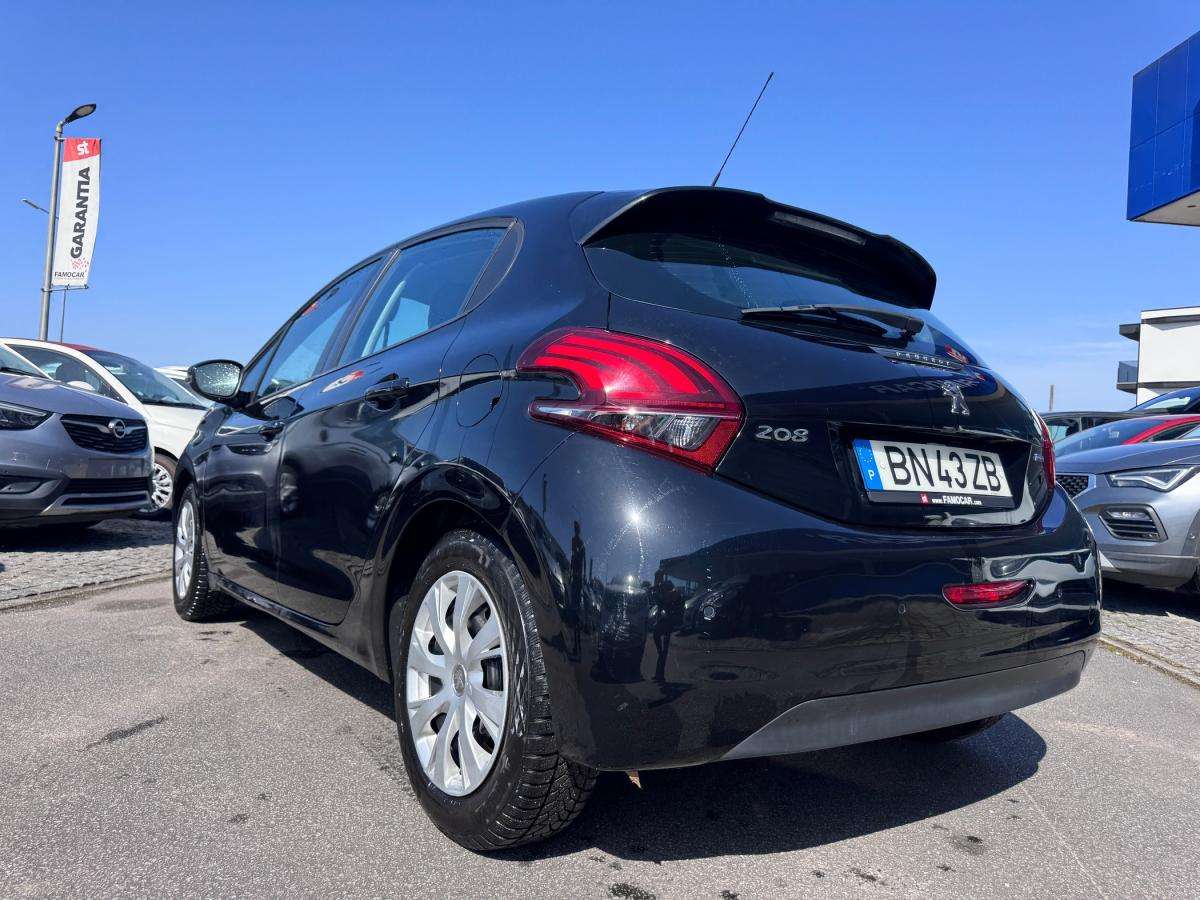 peugeot-208-2015-gasolina-1199cc