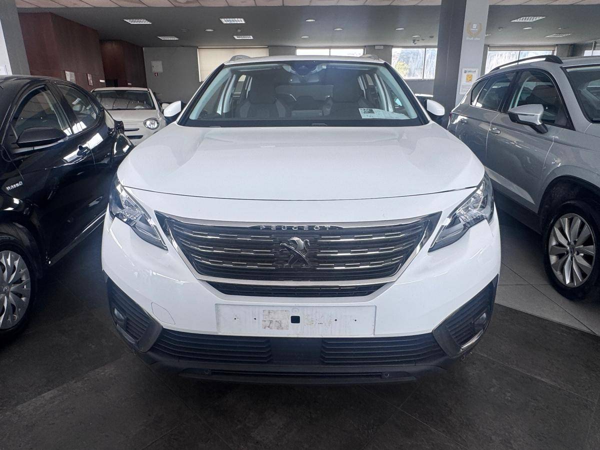peugeot-5008-2019-gasolina-1199cc