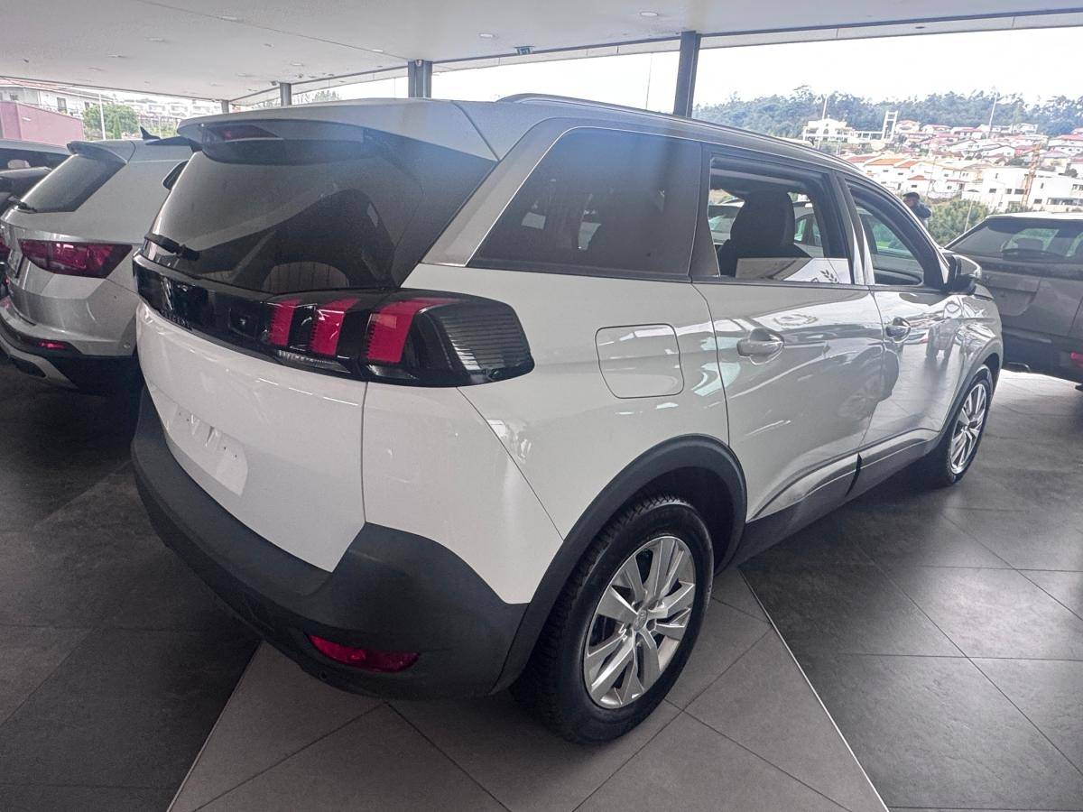 peugeot-5008-2019-gasolina-1199cc