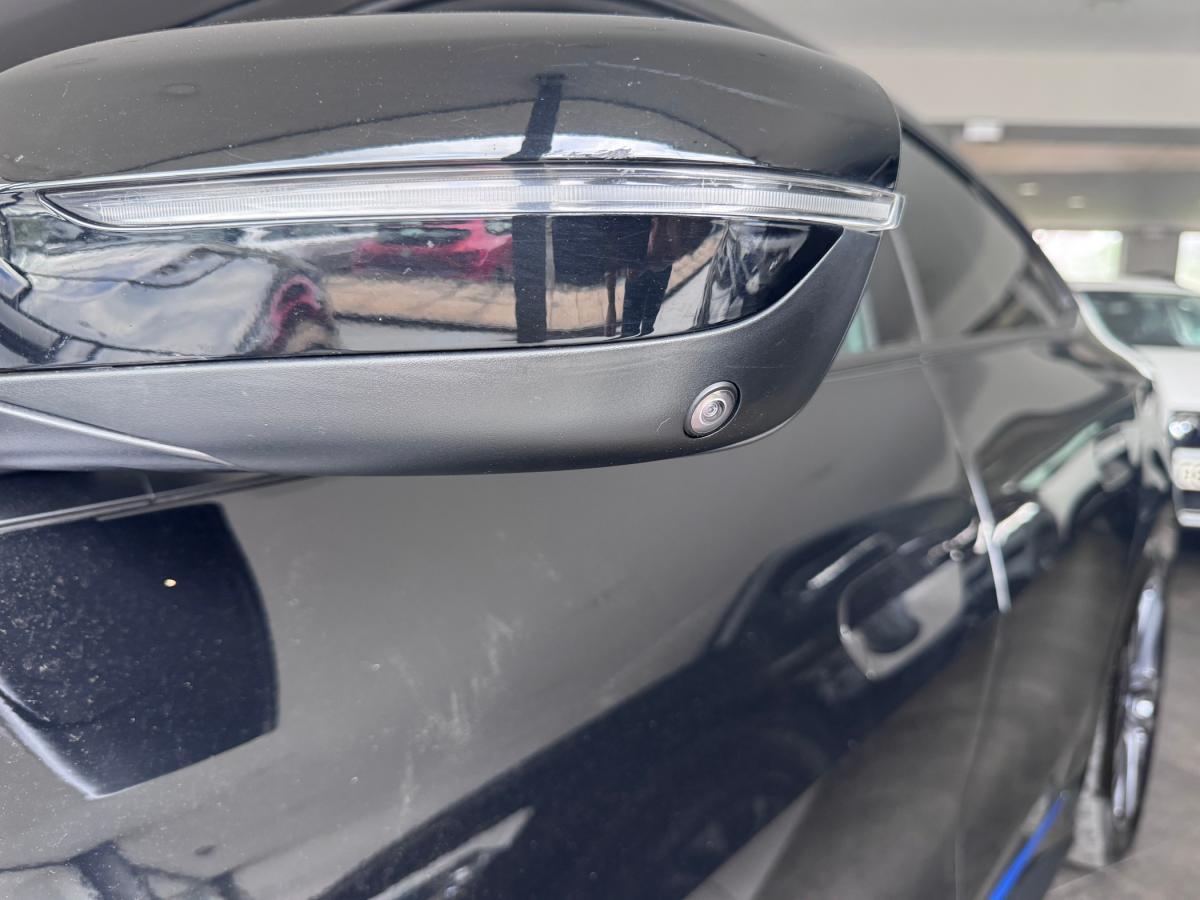 bmw-i4-2022-eletrico-500cc