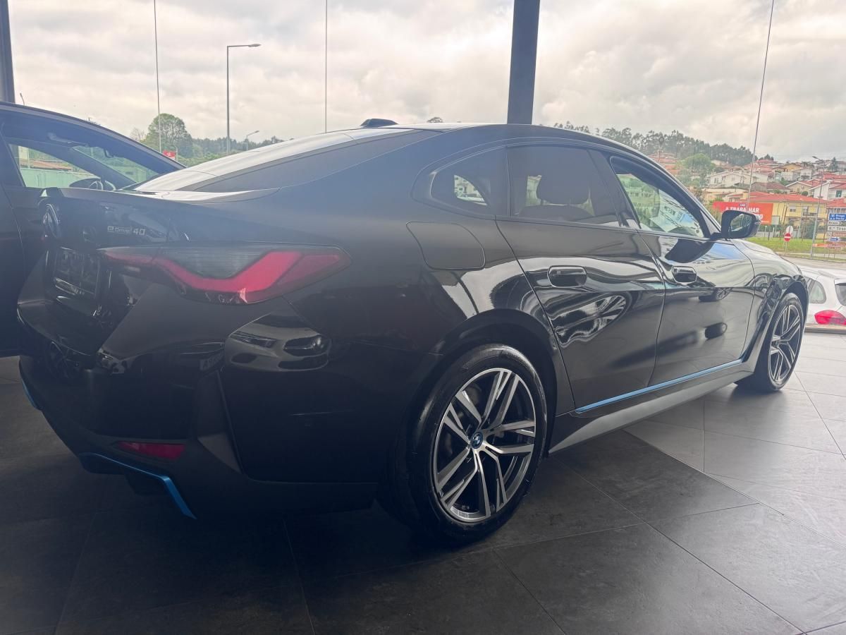bmw-i4-2022-eletrico-500cc