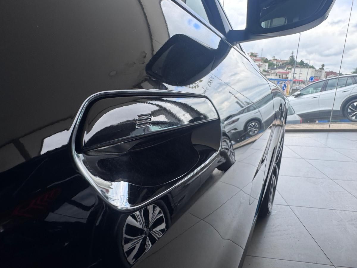 bmw-i4-2022-eletrico-500cc