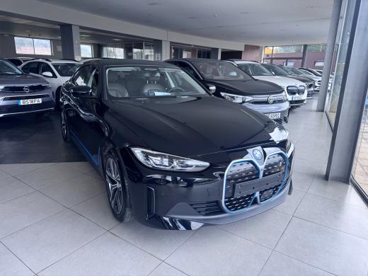 bmw-i4-2022-eletrico-500cc