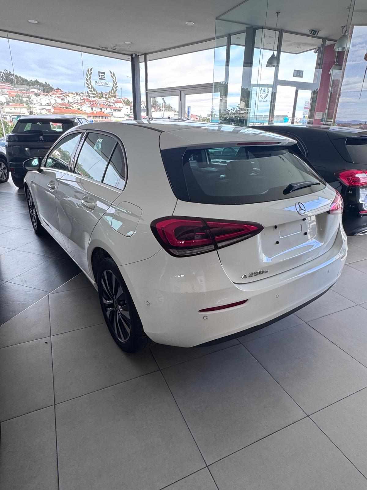 mercedes-benz-classe-a-2020-hibrido-a-gasolina-1332cc