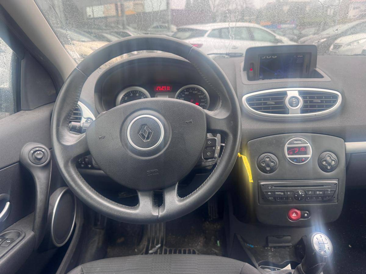 renault-clio-2011-gasolina-1149cc