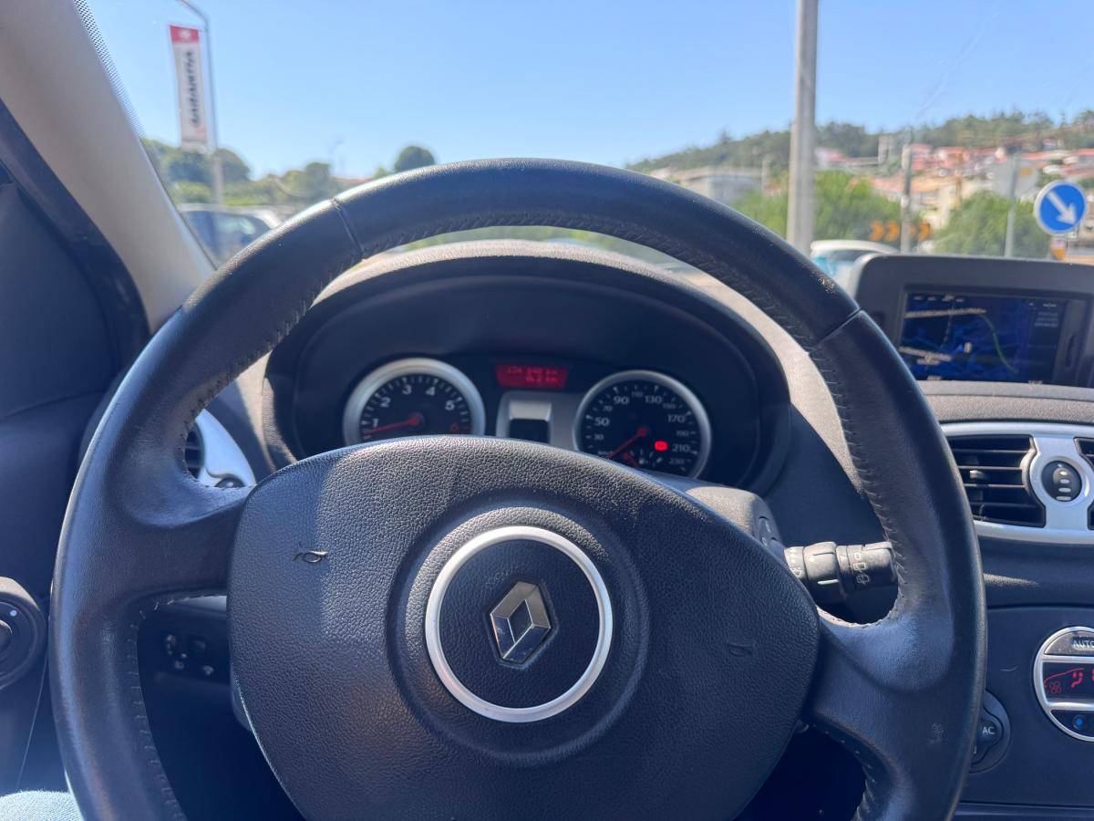renault-clio-2011-gasolina-1149cc