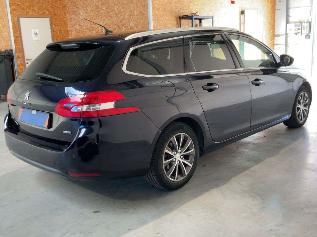 peugeot-308-sw-2015-diesel-1560cc