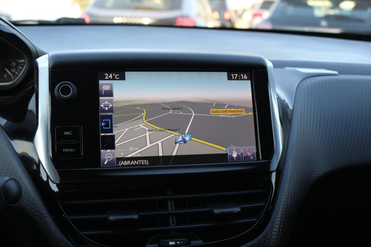 peugeot-208-2016-gasolina-1199cc