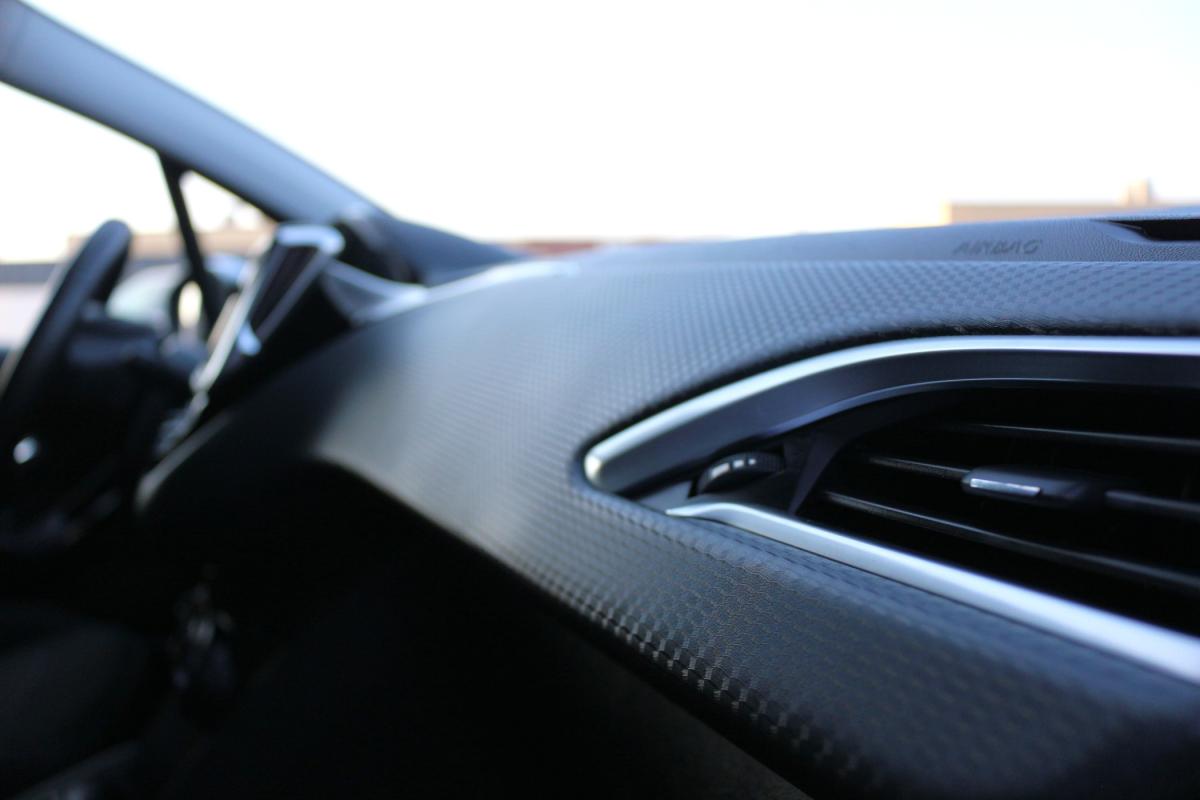 peugeot-208-2016-gasolina-1199cc