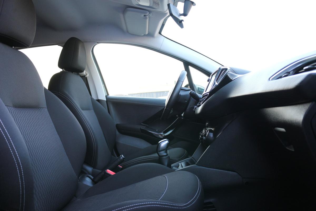 peugeot-208-2016-gasolina-1199cc