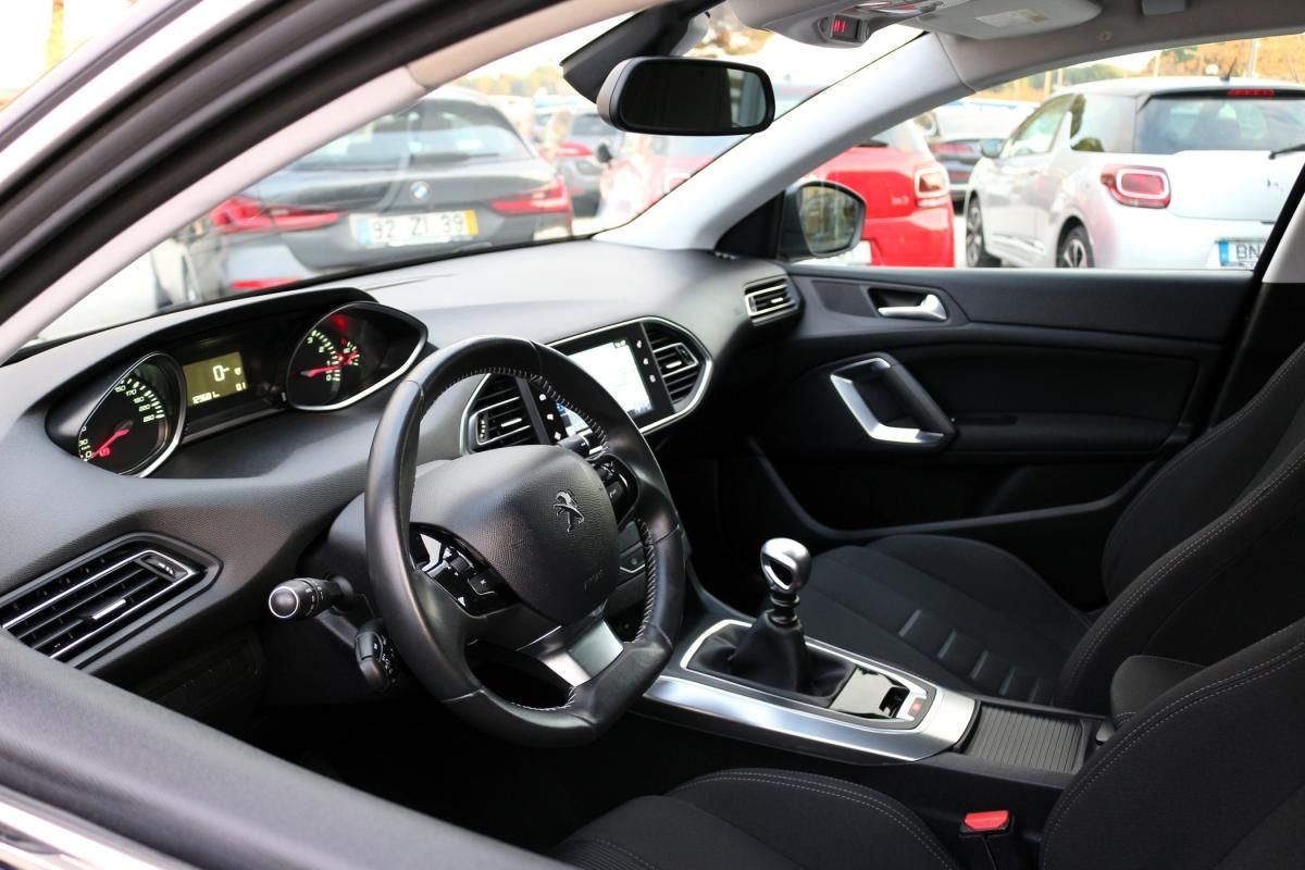 peugeot-308-2014-gasolina-1199cc