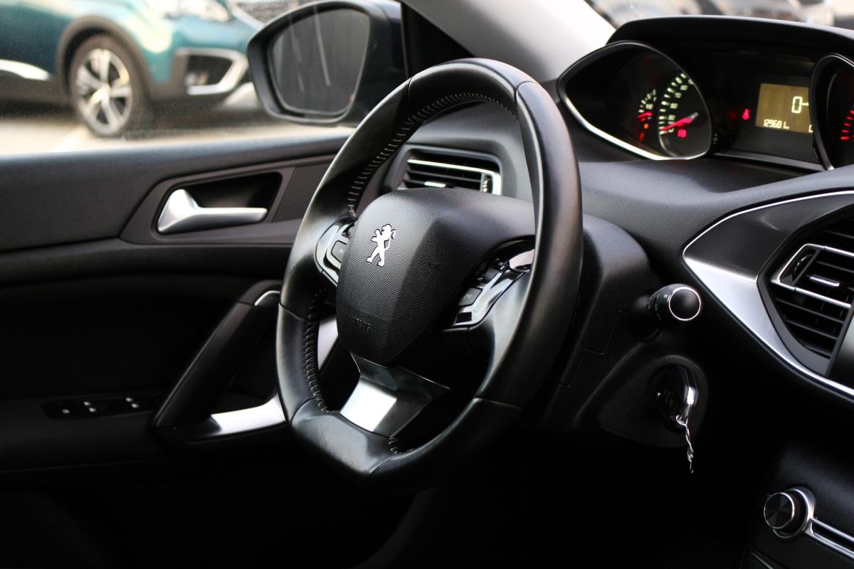 peugeot-308-2014-gasolina-1199cc