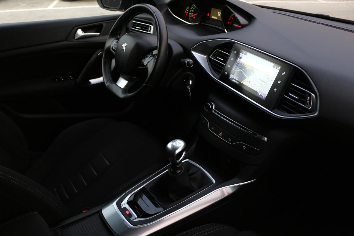 peugeot-308-2014-gasolina-1199cc