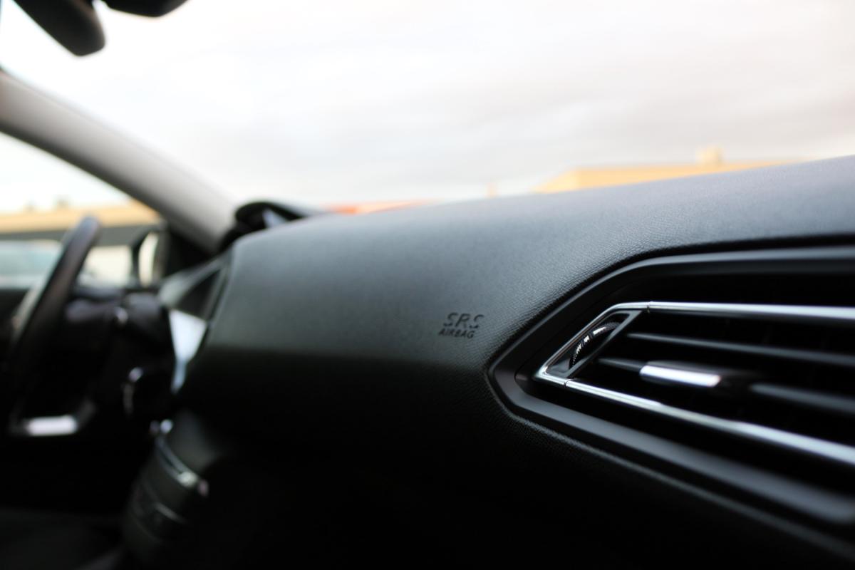 peugeot-308-2014-gasolina-1199cc