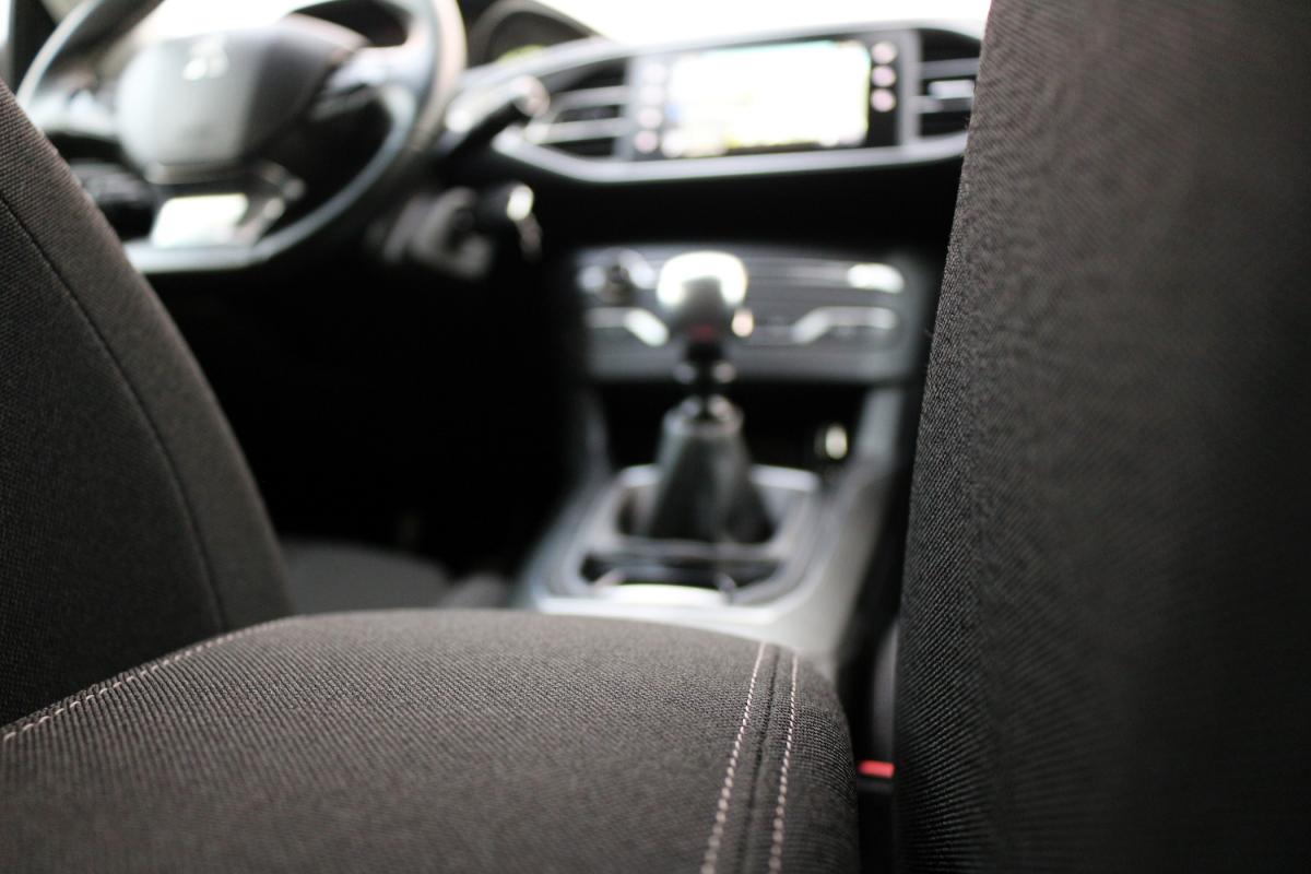 peugeot-308-2014-gasolina-1199cc
