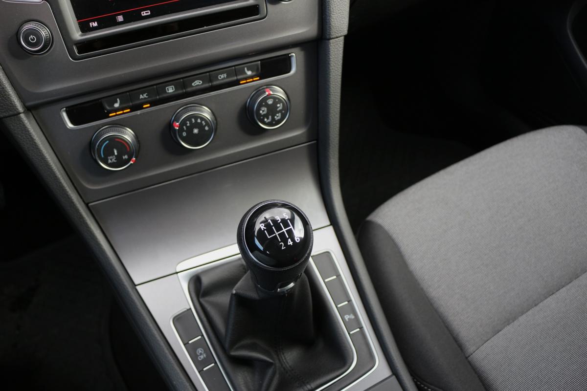 volkswagen-golf-2016-diesel-1598cc