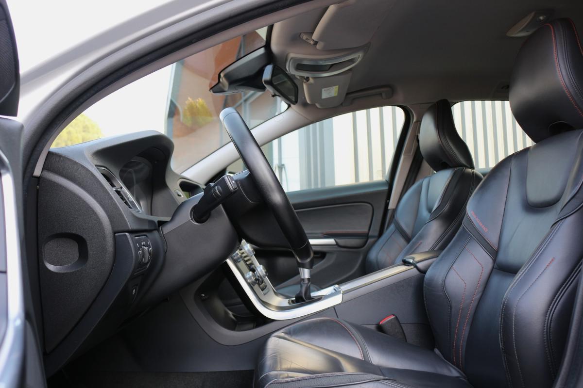 volvo-v60-2015-diesel-1560cc