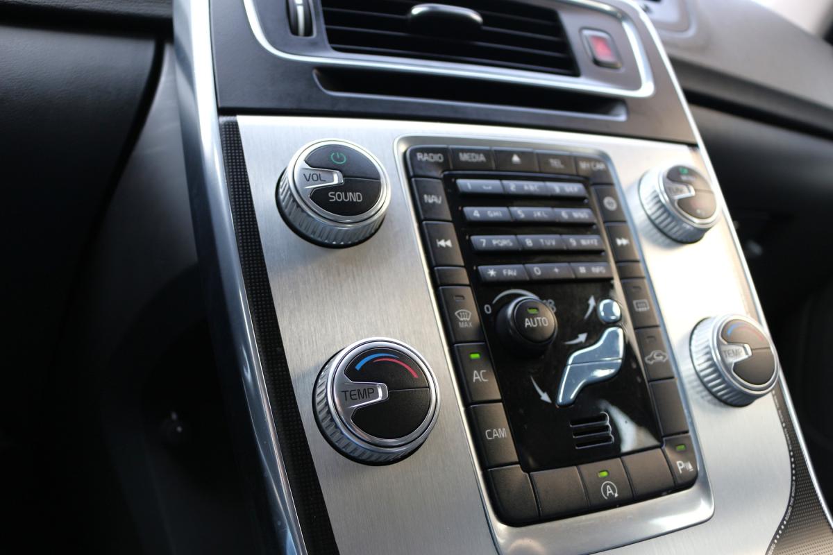 volvo-v60-2015-diesel-1560cc