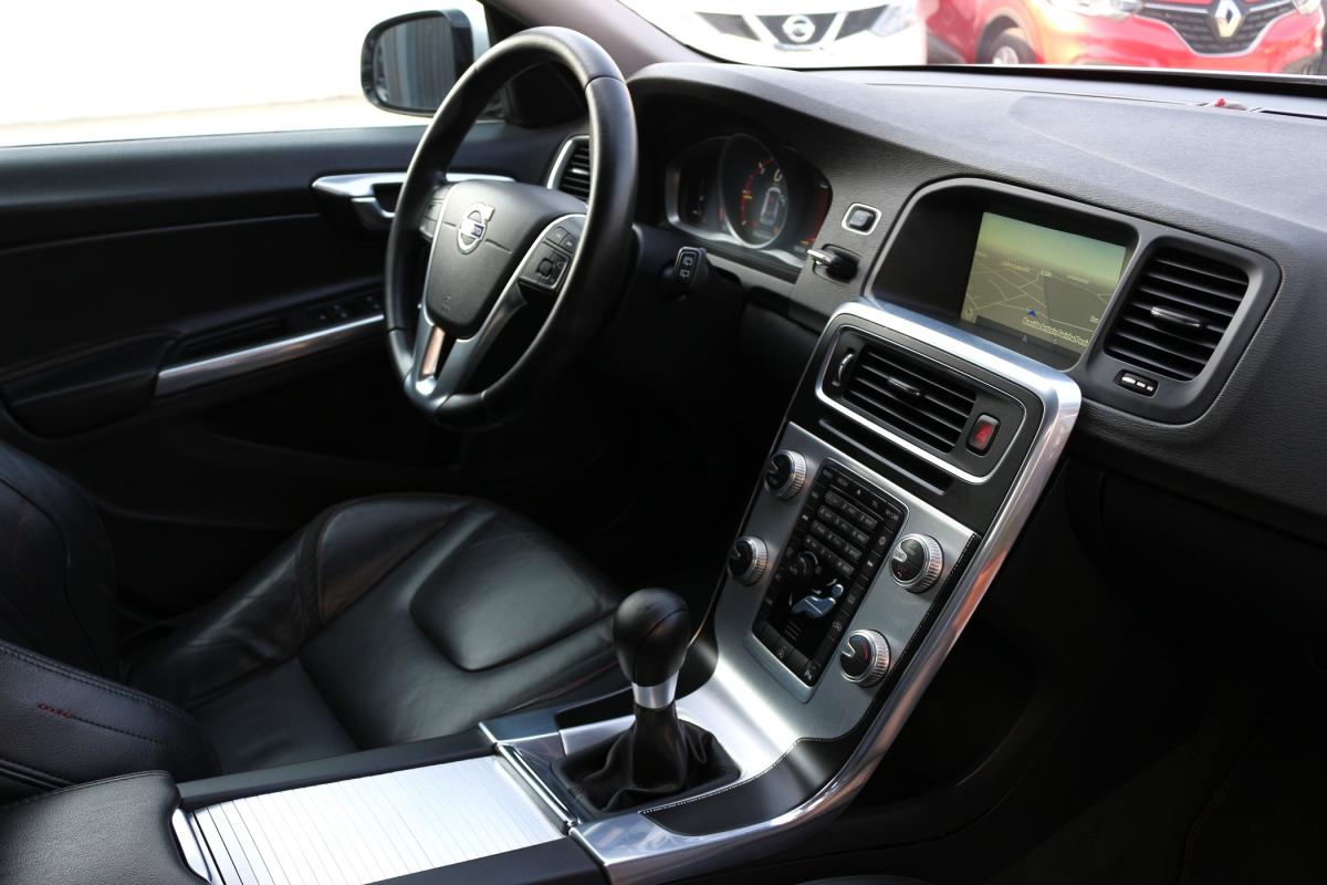 volvo-v60-2015-diesel-1560cc