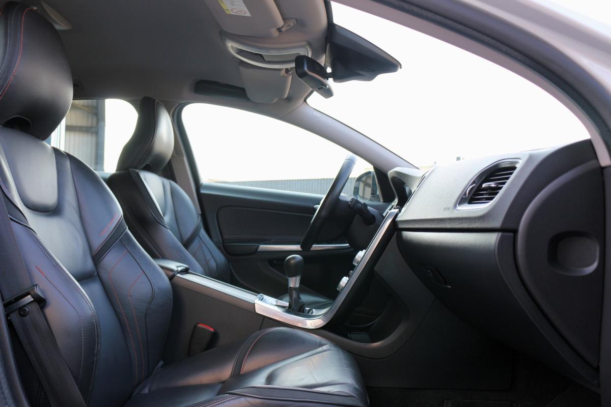 volvo-v60-2015-diesel-1560cc