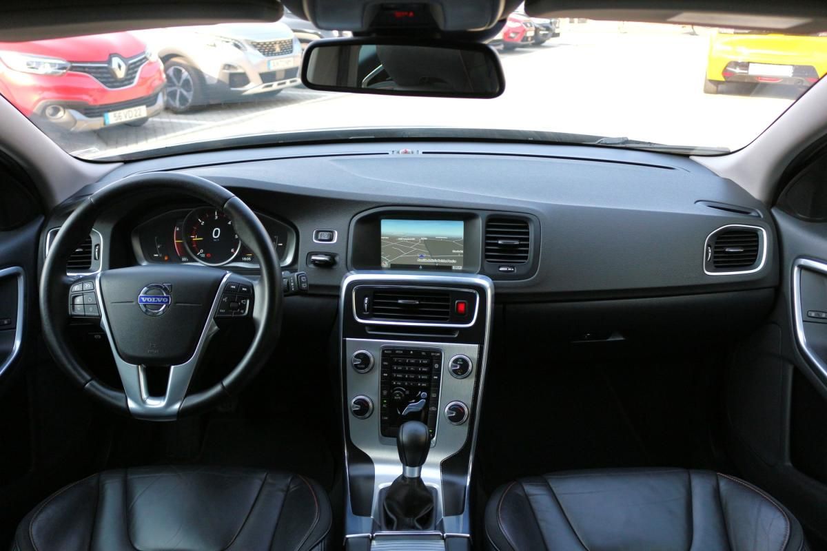 volvo-v60-2015-diesel-1560cc
