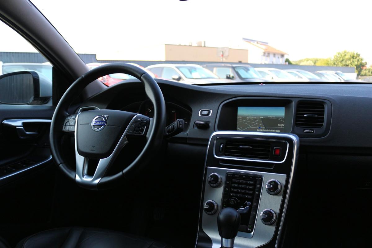 volvo-v60-2015-diesel-1560cc