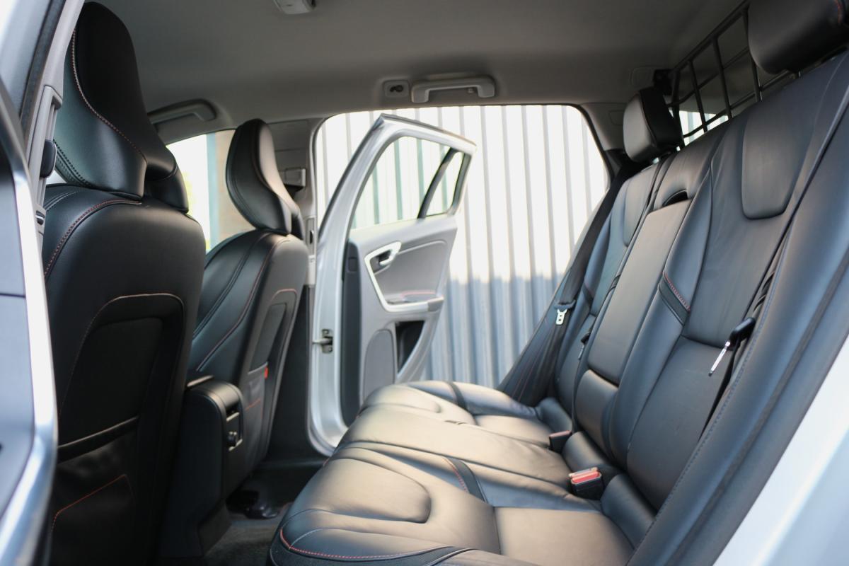 volvo-v60-2015-diesel-1560cc