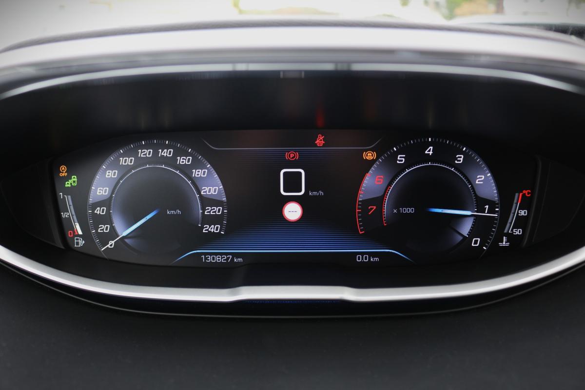 peugeot-5008-2018-gasolina-1199cc