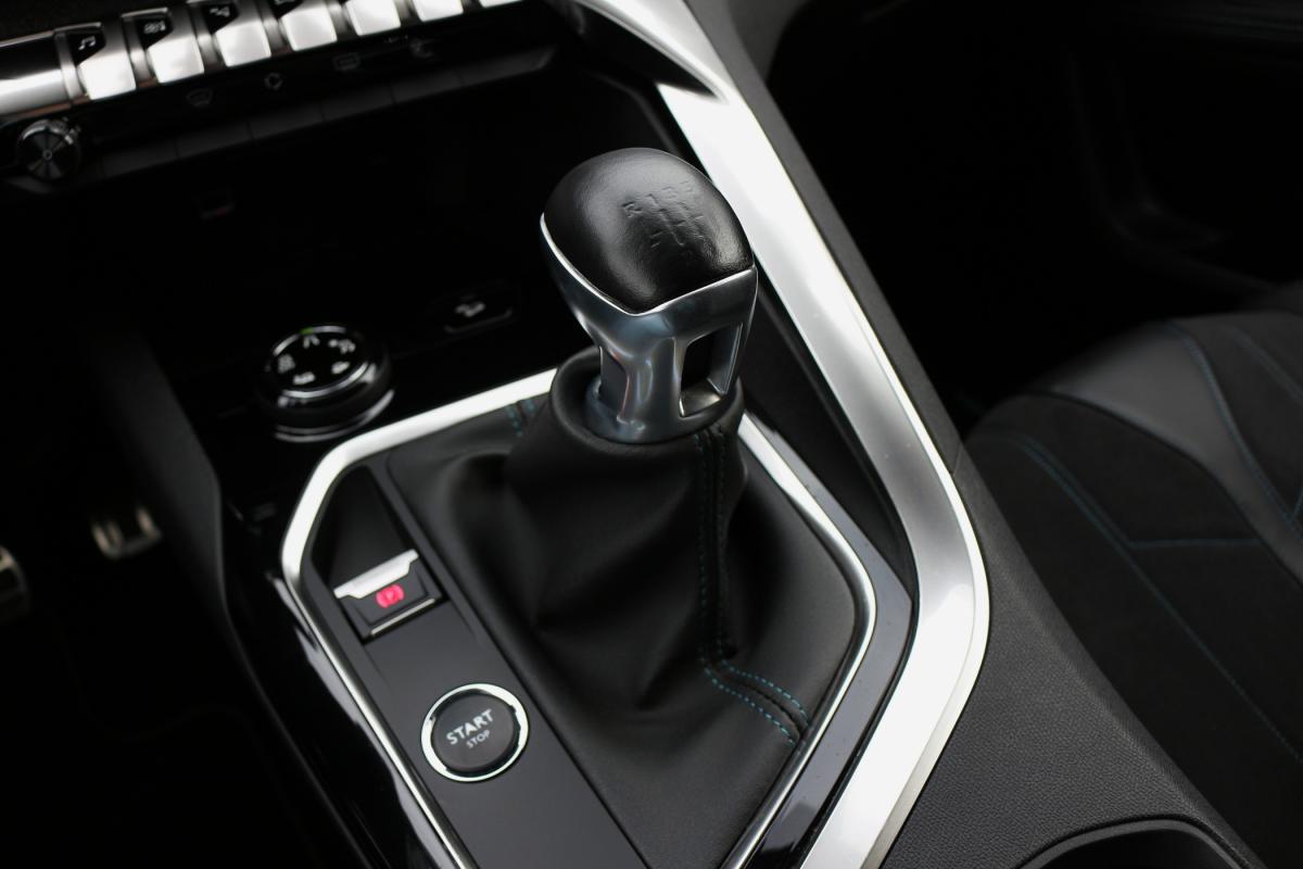 peugeot-5008-2018-gasolina-1199cc