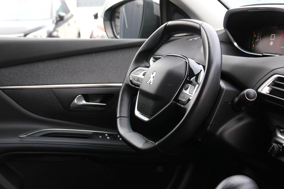 peugeot-5008-2018-gasolina-1199cc