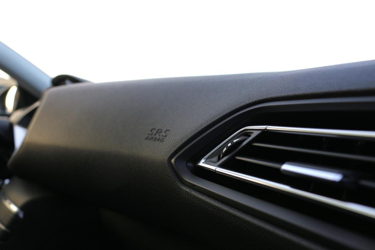peugeot-308-sw-2016-diesel-1560cc