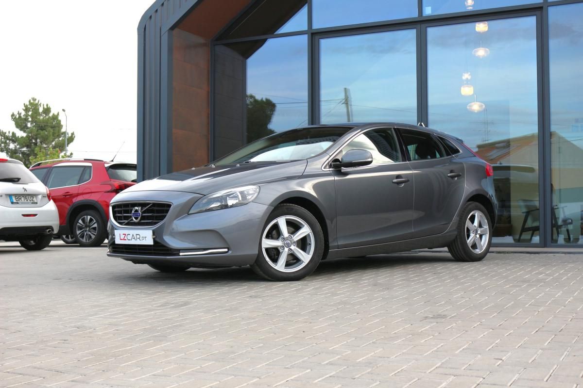 volvo-v40-2013-diesel-1560cc