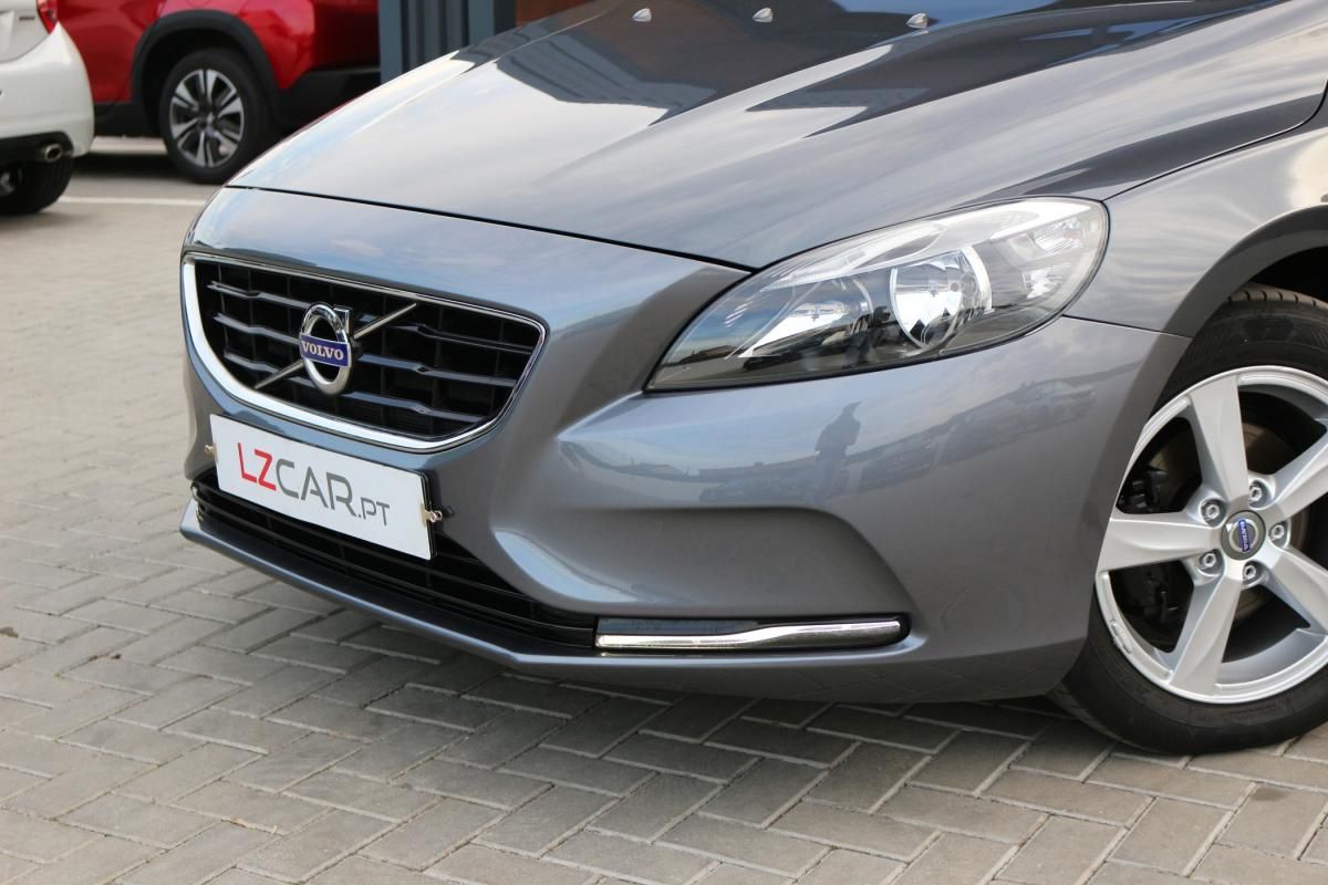 volvo-v40-2013-diesel-1560cc