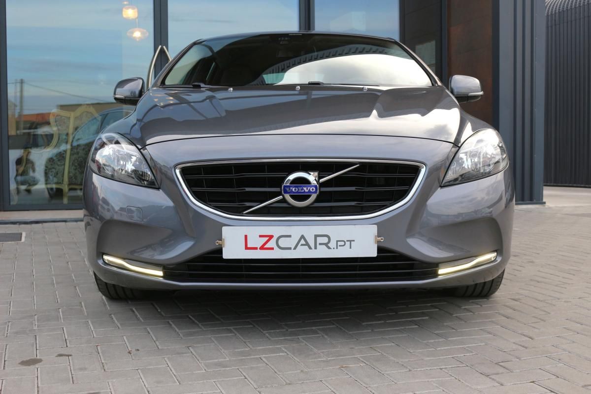 volvo-v40-2013-diesel-1560cc