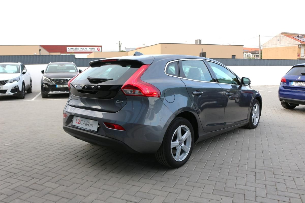 volvo-v40-2013-diesel-1560cc