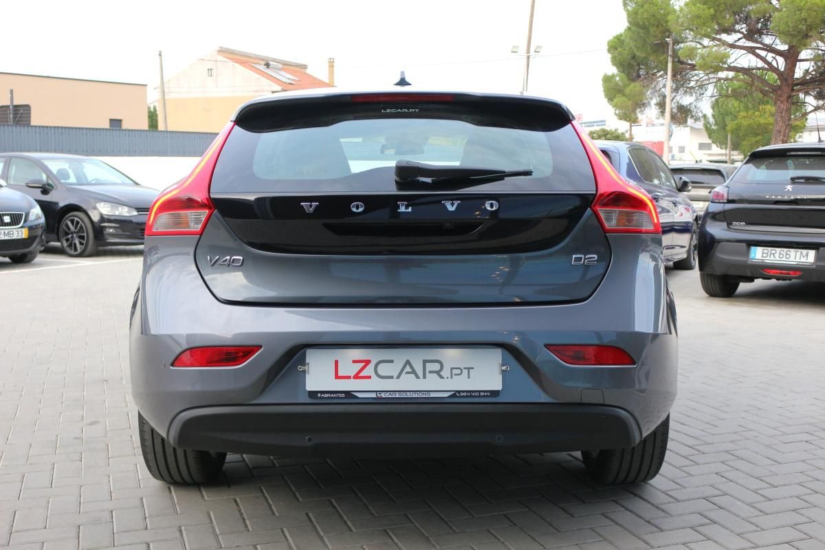 volvo-v40-2013-diesel-1560cc