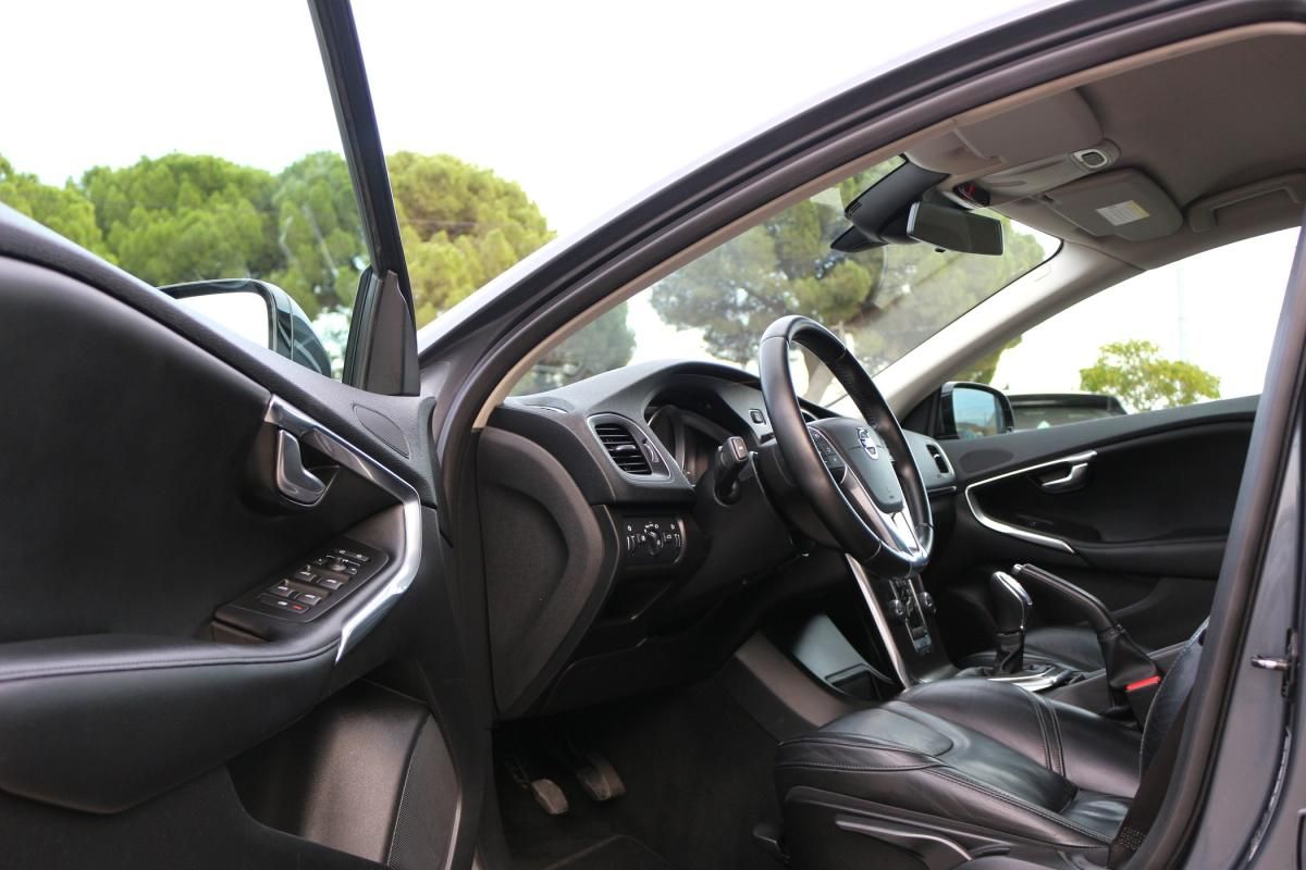 volvo-v40-2013-diesel-1560cc