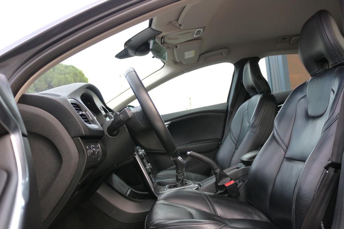 volvo-v40-2013-diesel-1560cc