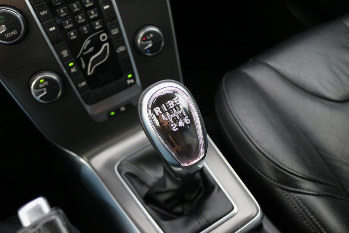 volvo-v40-2013-diesel-1560cc