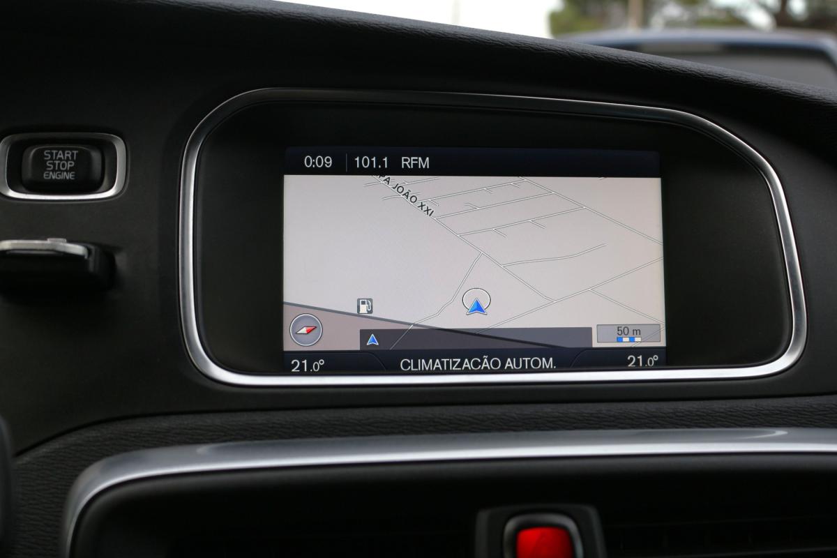 volvo-v40-2013-diesel-1560cc