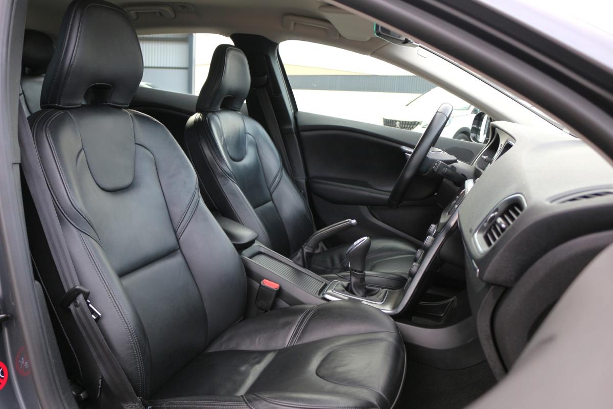 volvo-v40-2013-diesel-1560cc