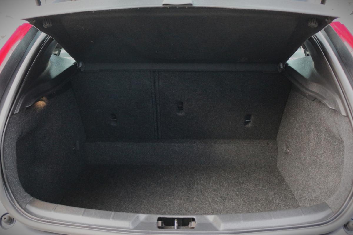 volvo-v40-2013-diesel-1560cc