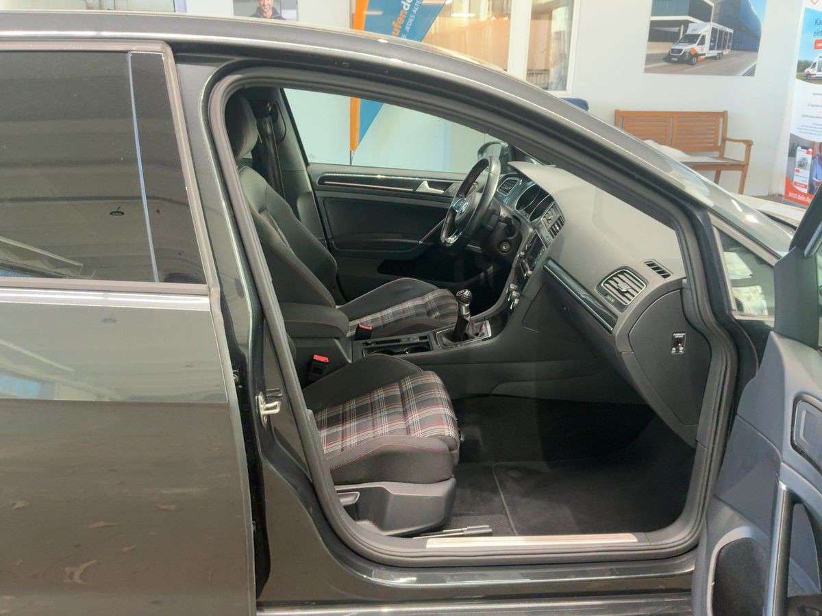 volkswagen-golf-2014-gasolina-1984cc