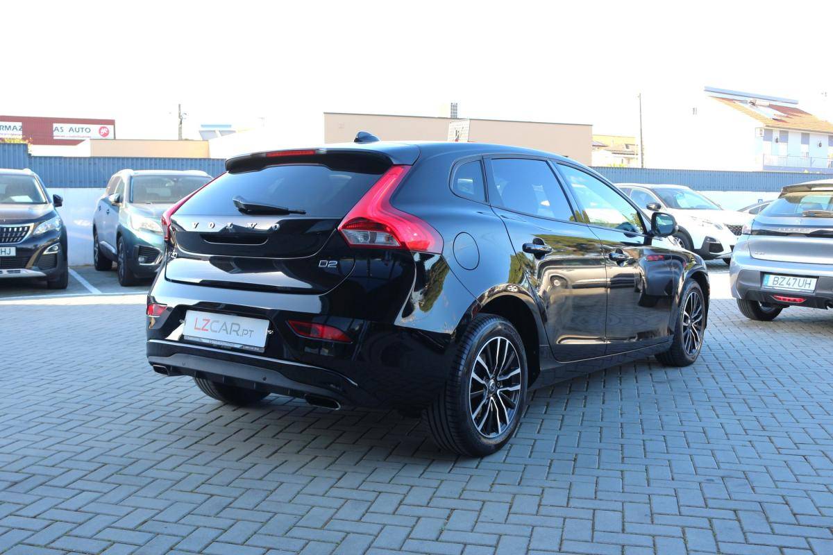 volvo-v40-2017-diesel-1969cc