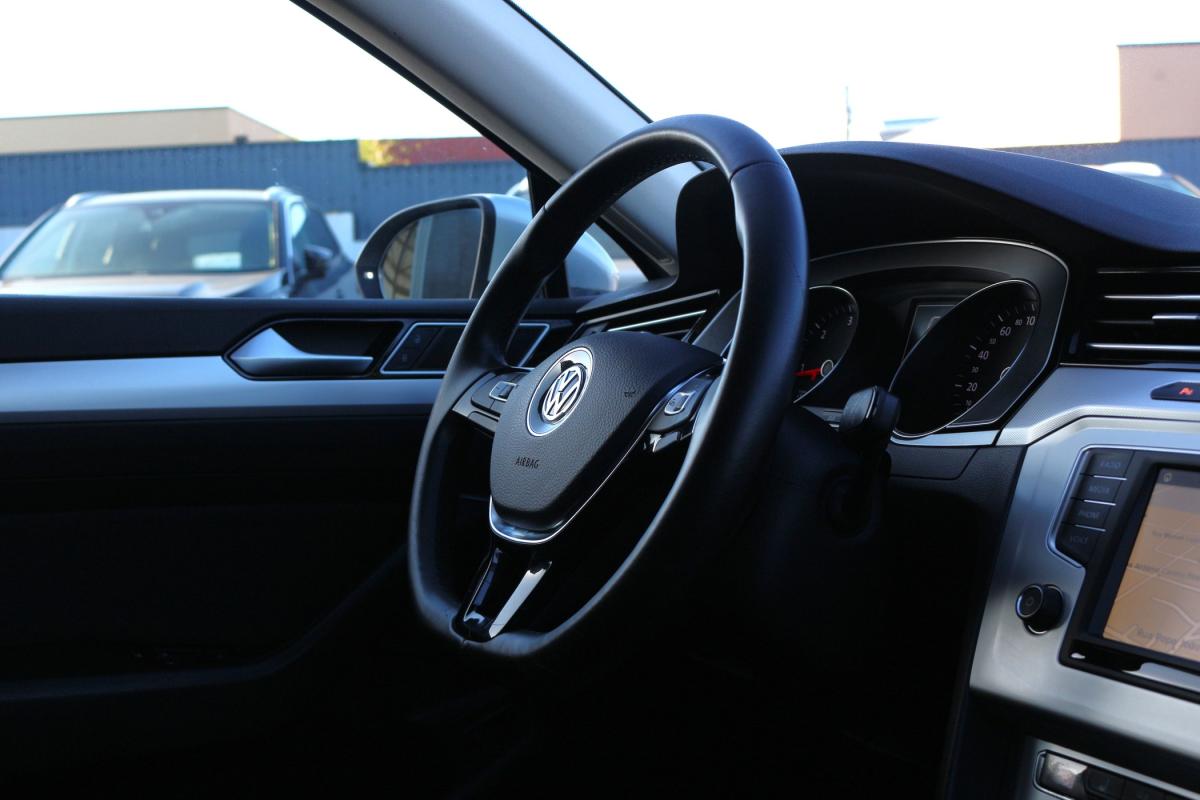 volkswagen-passat-variant-2016-diesel-1598cc