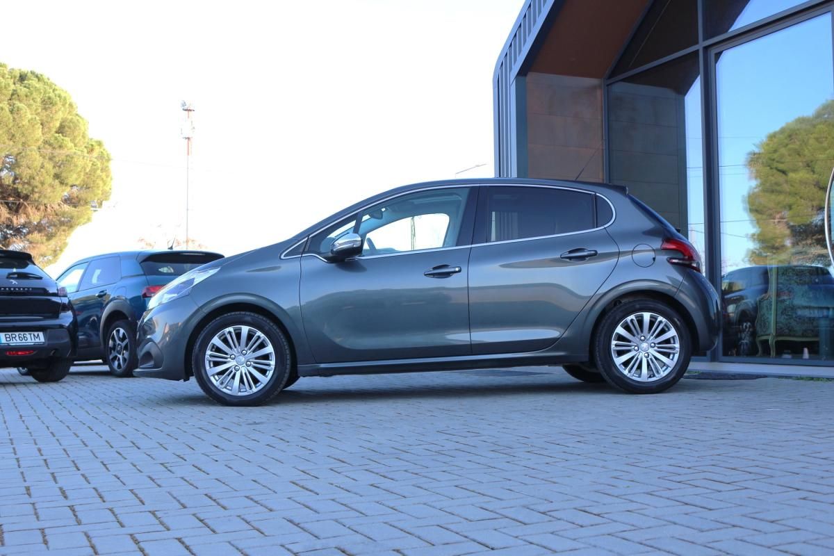 peugeot-208-2017-gasolina-1199cc